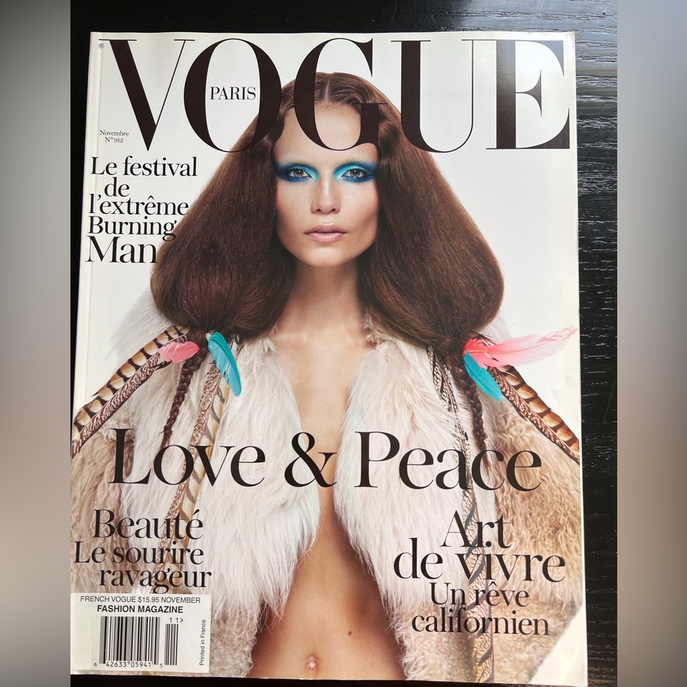 2010 NOVEMBER VOGUE PARIS MAGAZINE - NATASHA POLY - HIGH END FASHION